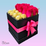 Box de 8 Rosas Fucsia y 8 Bombones Ferrero.