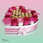 Corazon con 16 Rosas en Tonos Pink y 16 Bombones Ferrero.